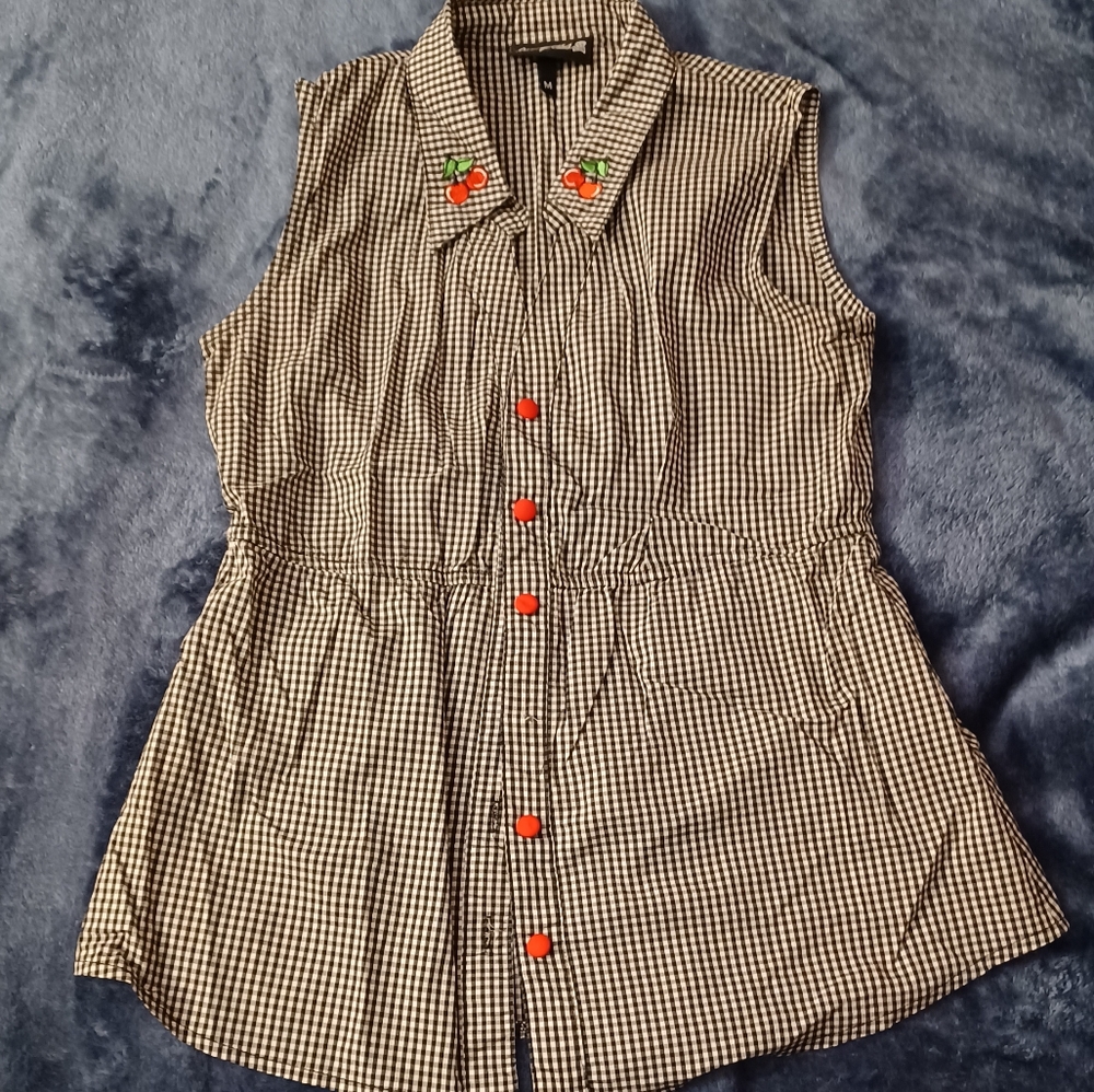 SOURPUSS cherry black white gingham sleeveless button down shirt medium